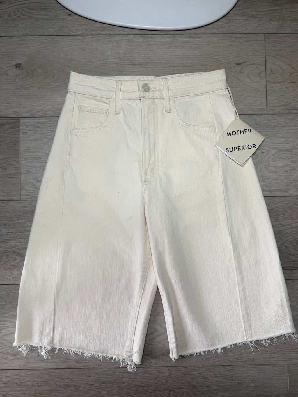 MOTHER Cream half pipe Bermuda fray 23