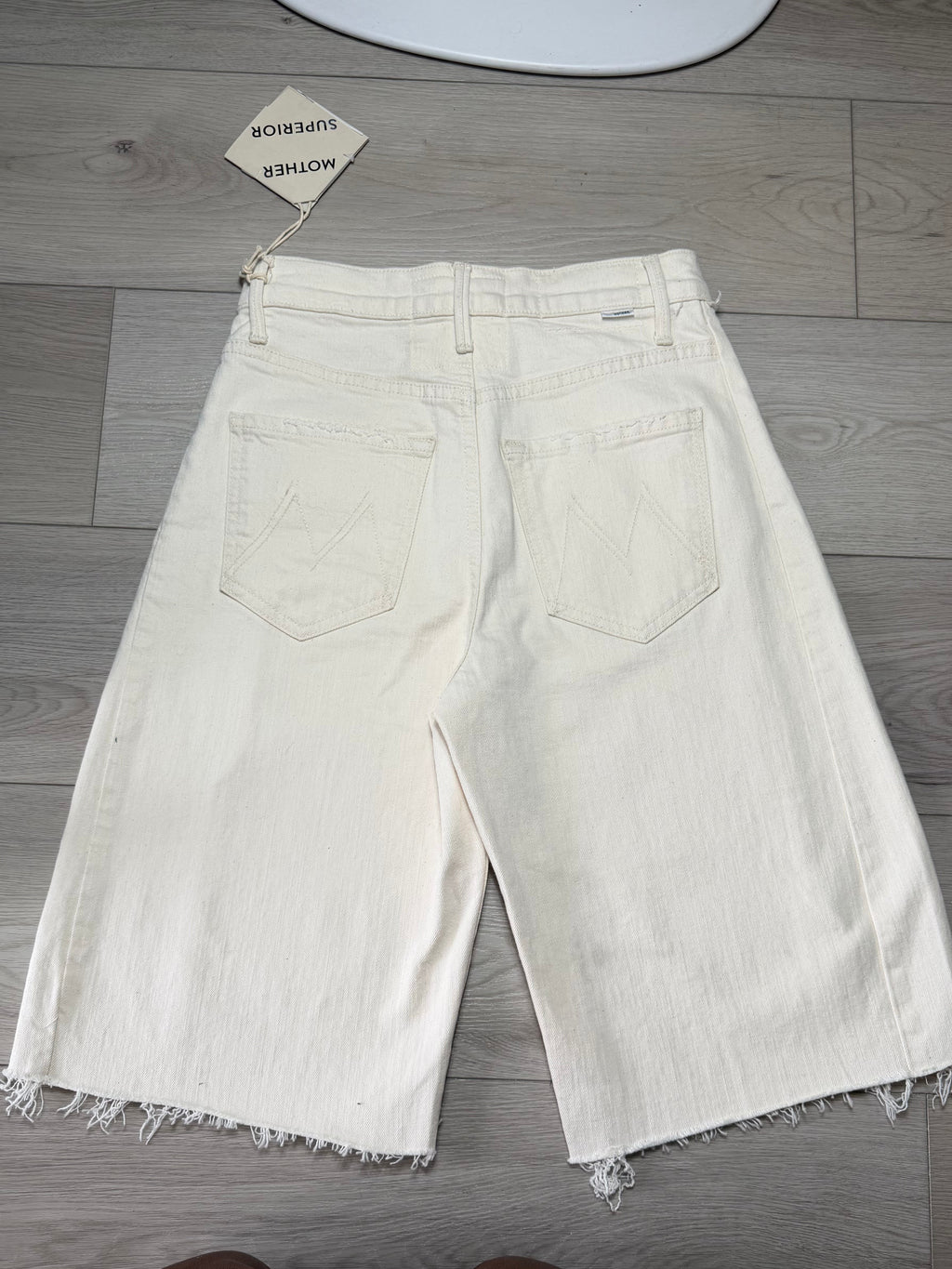 MOTHER Cream half pipe Bermuda fray 23