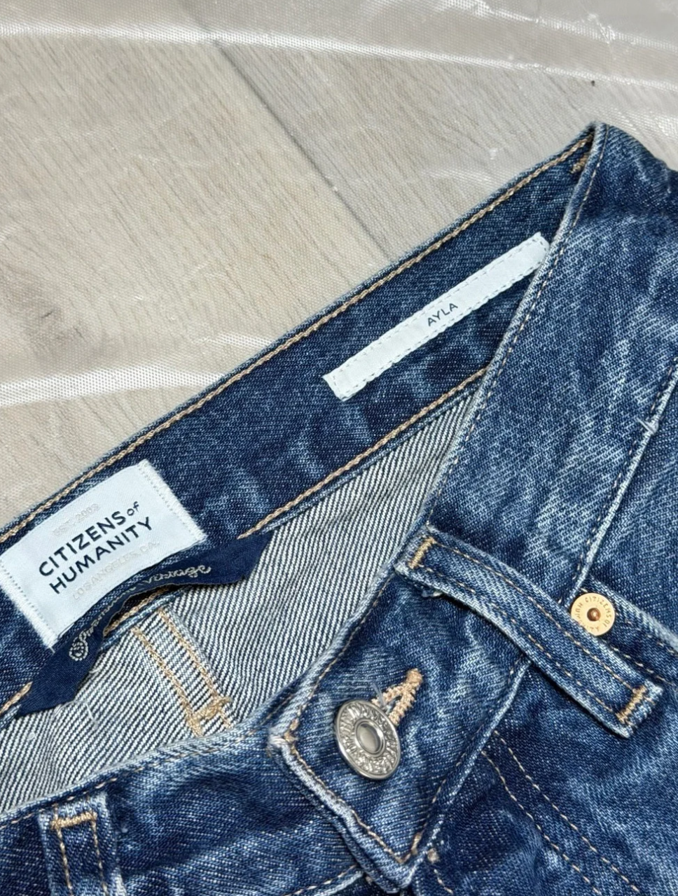 Citizens of Humanity AYLA Wide-Leg Jeans in Medium Blue Wash