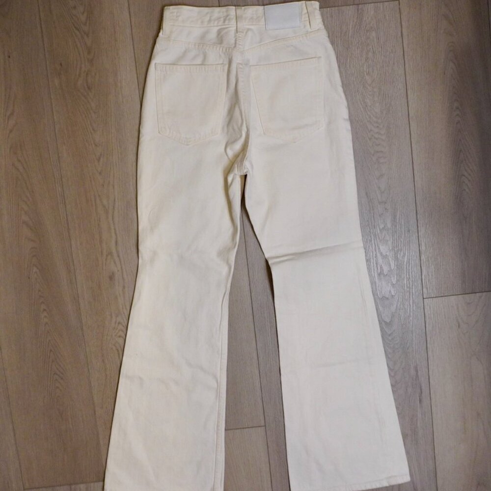 Aritzia Denim Forum Marlene High Rise Flared Jeans Size 24 - TheRWDenimDenim Forum Aritzia Marlene High Rise Flared – TheRWDenim