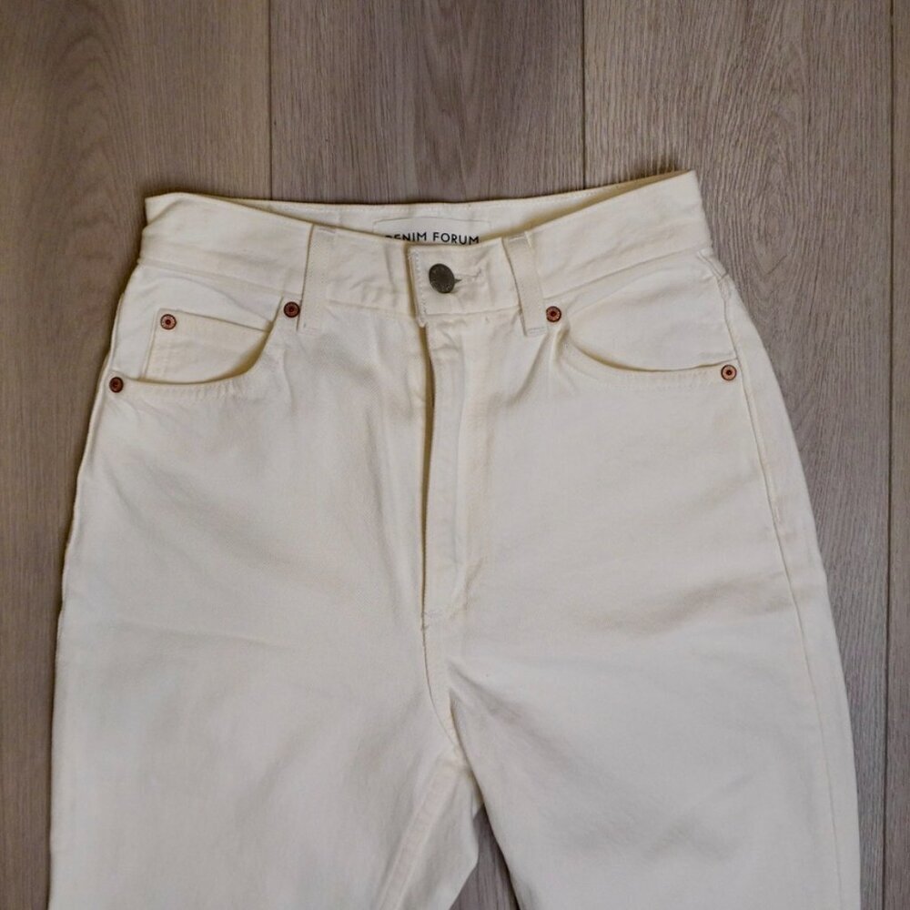 Aritzia Denim Forum Marlene High Rise Flared Jeans Size 24 - TheRWDenimDenim Forum Aritzia Marlene High Rise Flared – TheRWDenim