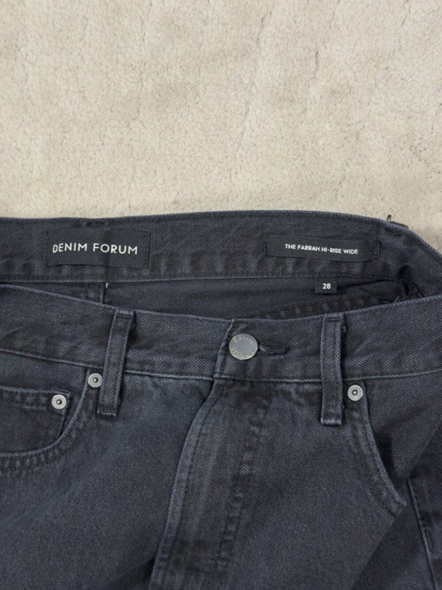 Aritzia Denim Forum The Farrah Hi Rise Cargo black 28 jeans - TheRWDenimDenim Forum Aritzia the Farrah Hi Rise Cargo Black Wide-Leg – TheRWDenim
