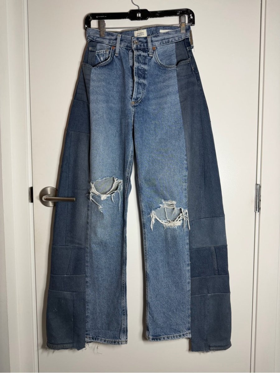 Citizens Of Humanity Two-Tone Patchwork Wide Leg Jeans - Light & Dark Blue size - TheRWDenimCitizens of Humanity Two-Tone Patchwork Wide Leg - Light & Dark Blue Size – TheRWDenim