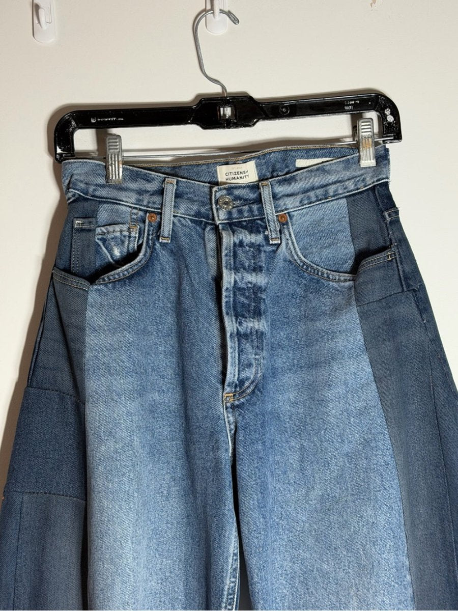 Citizens Of Humanity Two-Tone Patchwork Wide Leg Jeans - Light & Dark Blue size - TheRWDenimCitizens of Humanity Two-Tone Patchwork Wide Leg - Light & Dark Blue Size – TheRWDenim