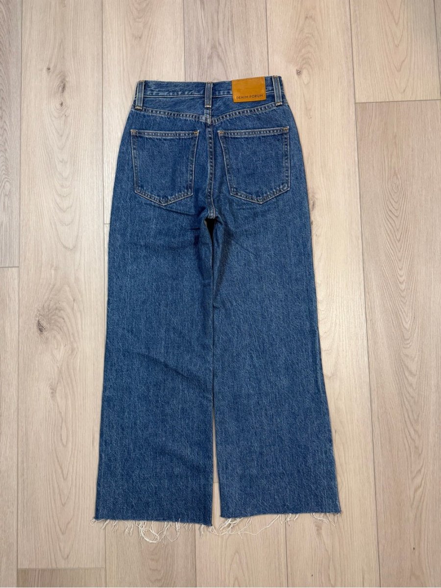 Denim Forum High-Rise Cropped Wide-Leg Jeans in Blue - TheRWDenimDenim Forum High-Rise Cropped Wide-Leg in Blue – TheRWDenim