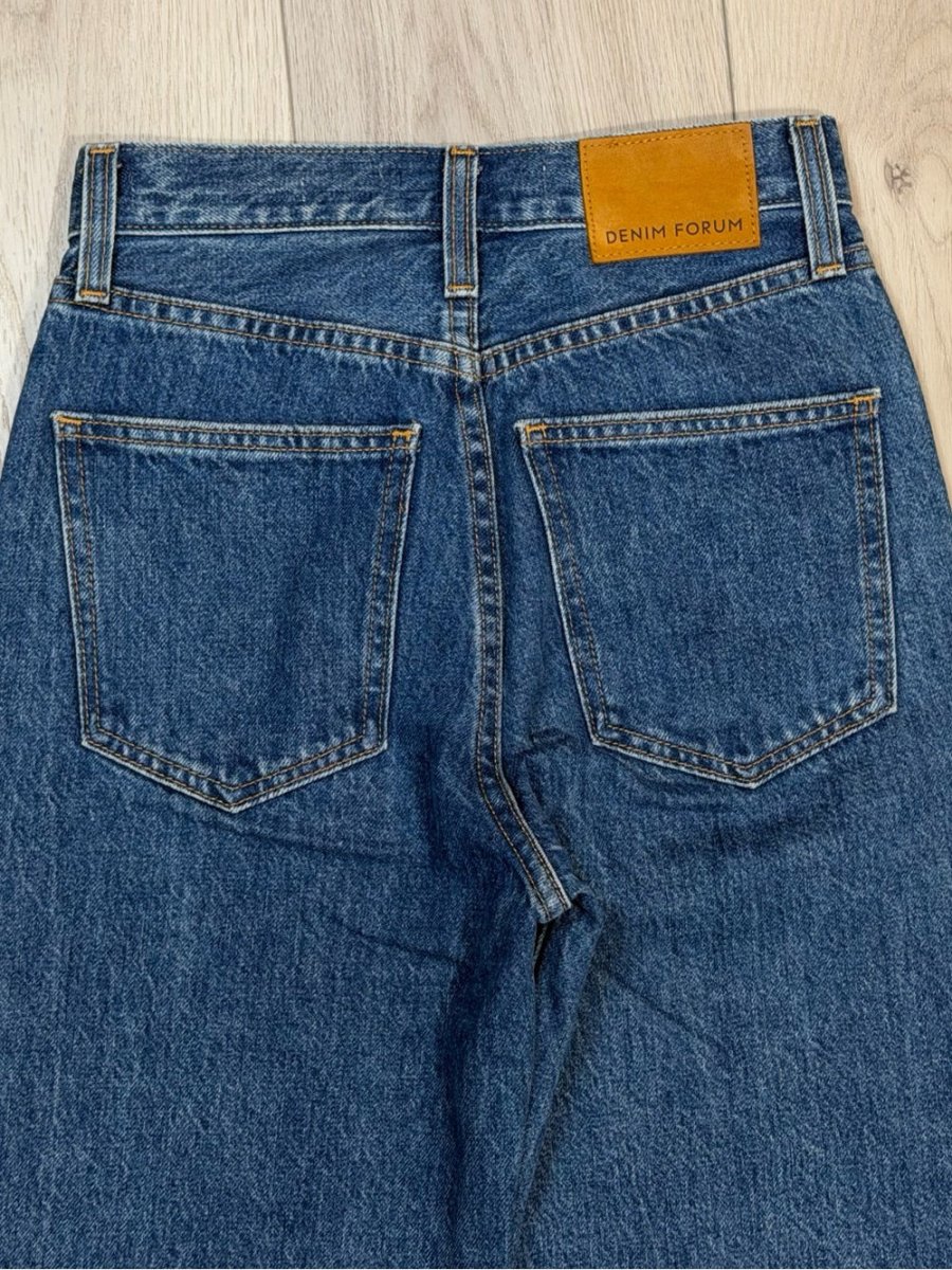 Denim Forum High-Rise Cropped Wide-Leg Jeans in Blue - TheRWDenimDenim Forum High-Rise Cropped Wide-Leg in Blue – TheRWDenim
