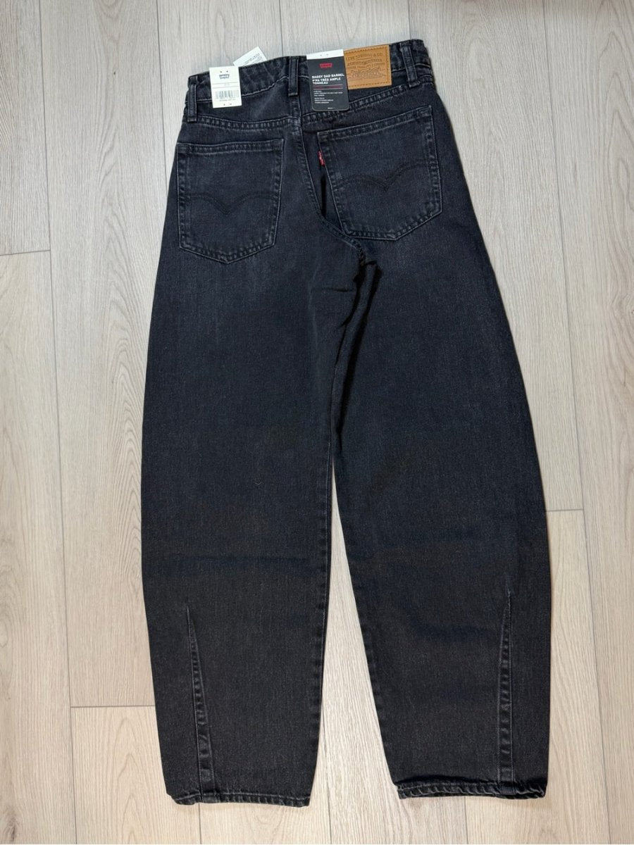 Levi’s Barrel Black jeans woman’s size 24x30 - TheRWDenimLevi's Barrel Black Woman's Wide-Leg – TheRWDenim