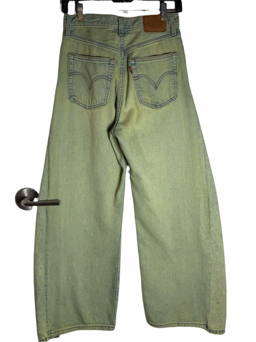 Levi's High-Rise Wide-Leg Jeans in Pale Green Wash upcycled - TheRWDenimLevi's High-Rise Wide-Leg in Pale Green Wash Upcycled Reworked Denim – TheRWDenim