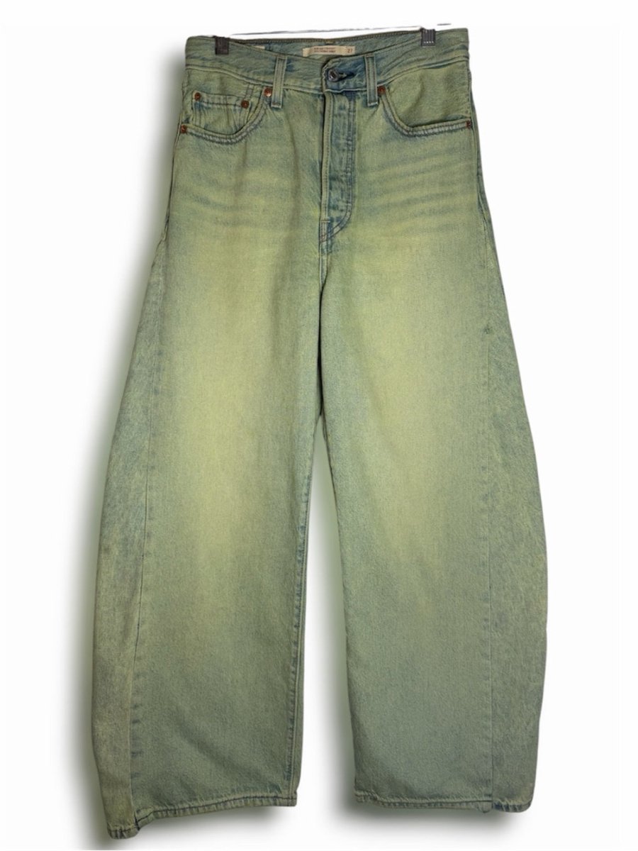Levi's High-Rise Wide-Leg Jeans in Pale Green Wash upcycled - TheRWDenimLevi's High-Rise Wide-Leg in Pale Green Wash Upcycled Reworked Denim – TheRWDenim