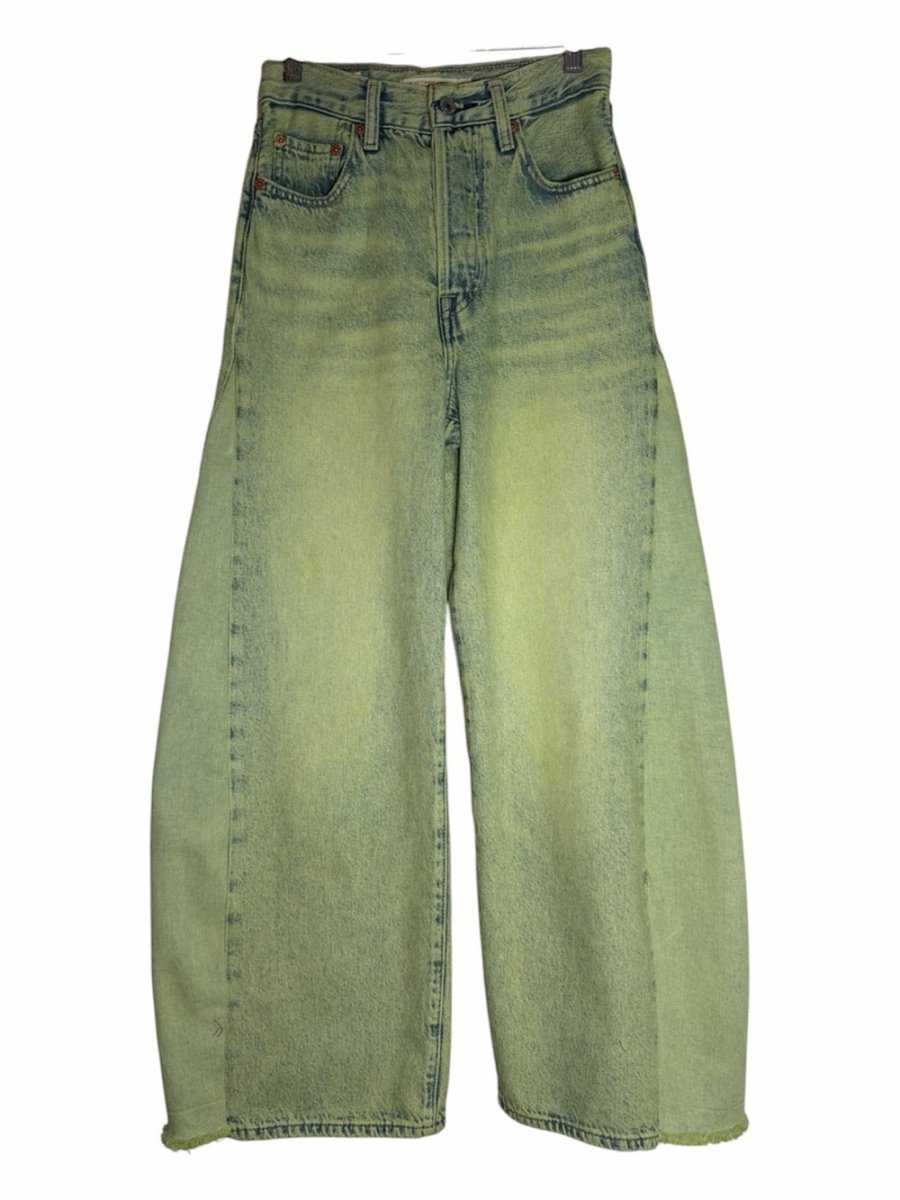 Levi's High-Rise Wide Leg Light Green Jeans upcycled - TheRWDenimLevi's High-Rise Wide Leg Light Green Upcycled Reworked Denim – TheRWDenim