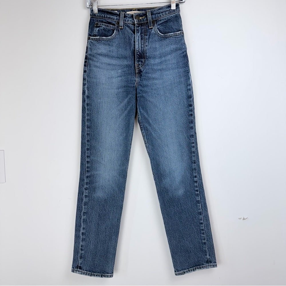 Levi’s jeans 70s High Rise Slim Straight size 24 - TheRWDenimLevi's 70s High Rise Slim Straight Blue Wash – TheRWDenim