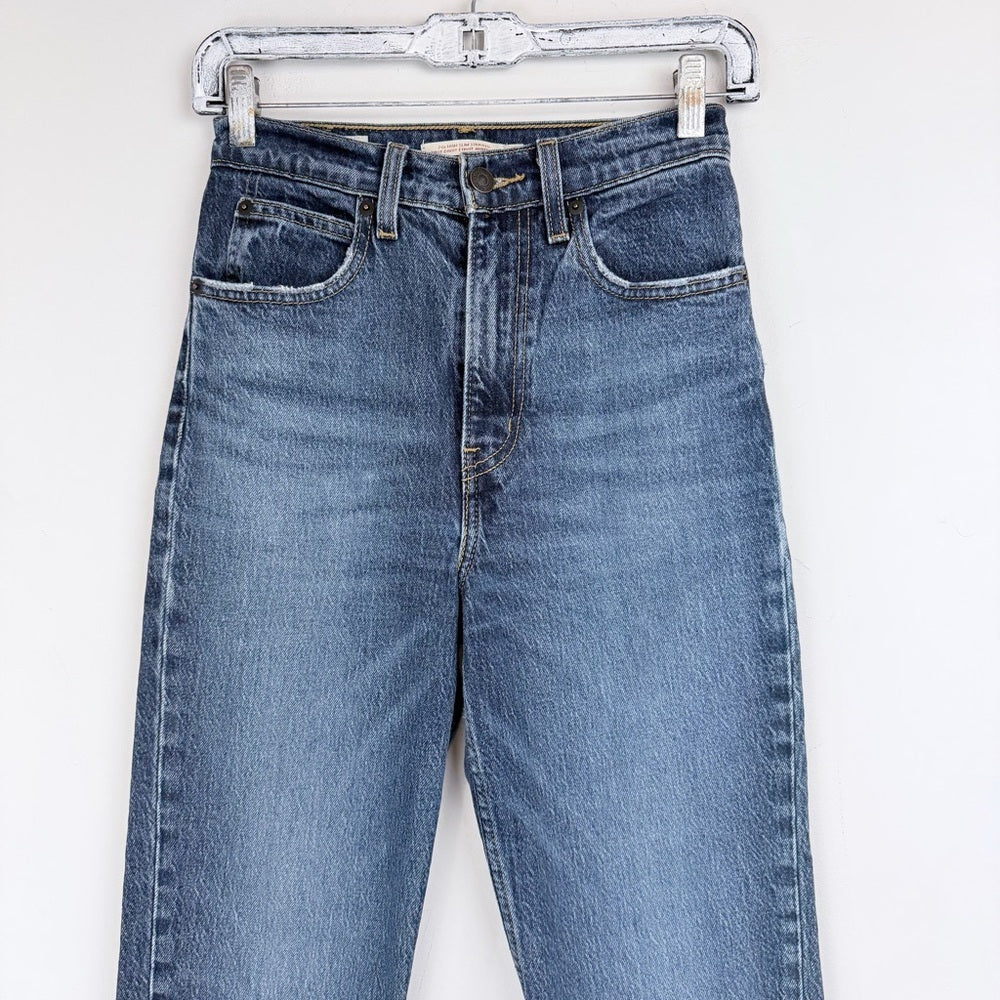 Levi’s jeans 70s High Rise Slim Straight size 24 - TheRWDenimLevi's 70s High Rise Slim Straight Blue Wash – TheRWDenim