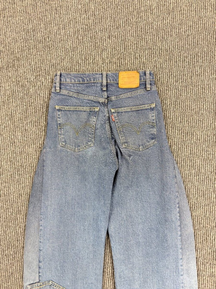 Levi's Reworked Upcycled Barrel Leg Jeans - Organic Dye Curved Denim 26 - TheRWDenimLevi's Barrel Leg - Organic Dye Curved Denim Wide-Leg Blue Wash Upcycled Reworked Denim – TheRWDenim