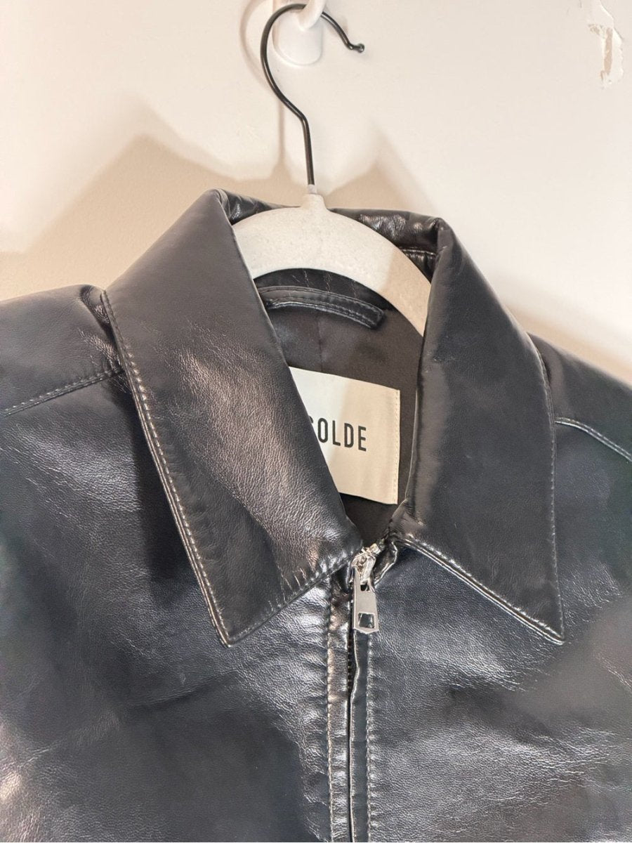 Nahla Cropped Jacket (Recycled Leather) in Detox - TheRWDenimAGOLDE Nahla Cropped Jacket (Recycled Leather) in Detox Black – TheRWDenim