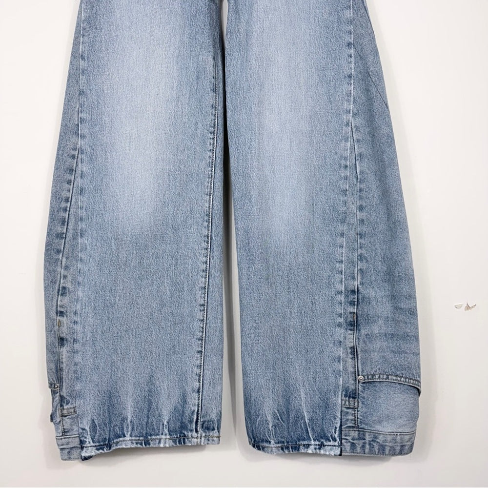 Reworked Levi’s low curve size 23 - TheRWDenimLevi's Low Curve Wide-Leg Blue Wash Upcycled Reworked Denim – TheRWDenim