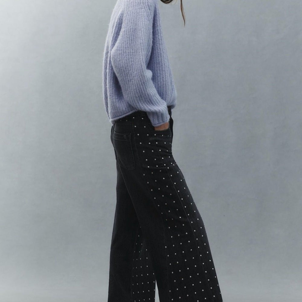 The Adi Mid-Rise Studded Flare jeans Pilcro size 23 TALL - BNWT - TheRWDenimPilcro The Adi Mid-Rise Studded Flare Wide-Leg Black – TheRWDenim