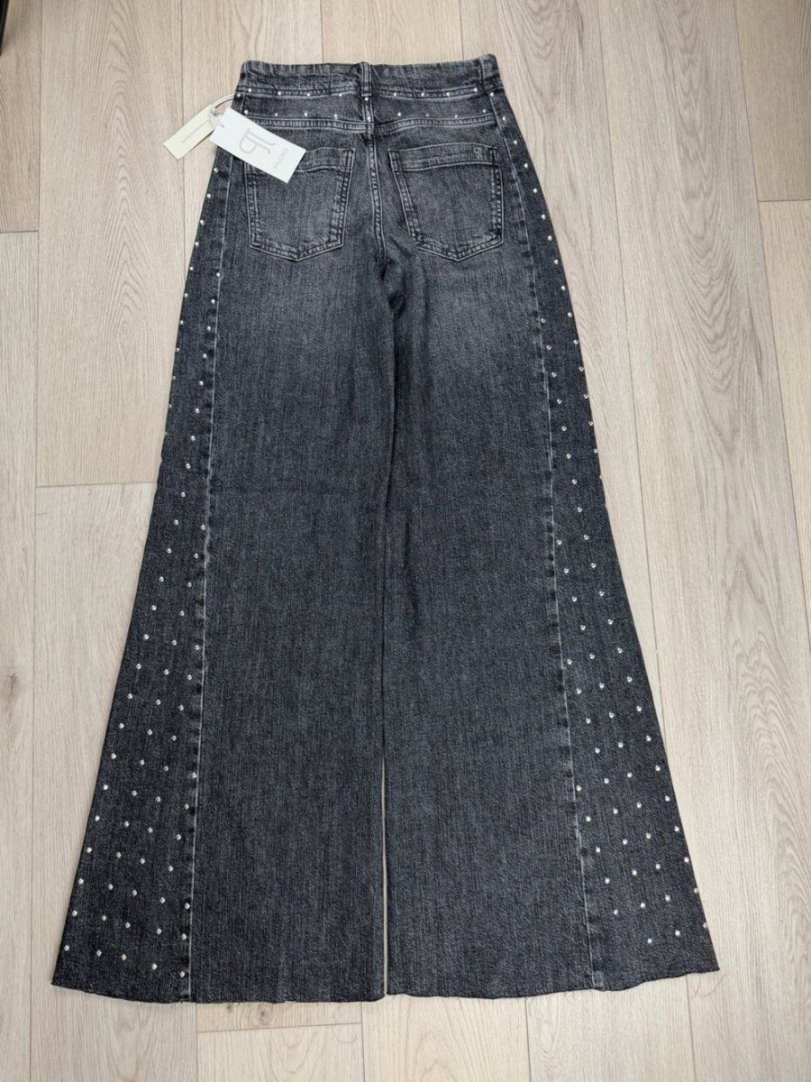 The Adi Mid-Rise Studded Flare jeans Pilcro size 23 TALL - BNWT - TheRWDenimPilcro The Adi Mid-Rise Studded Flare Wide-Leg Black – TheRWDenim