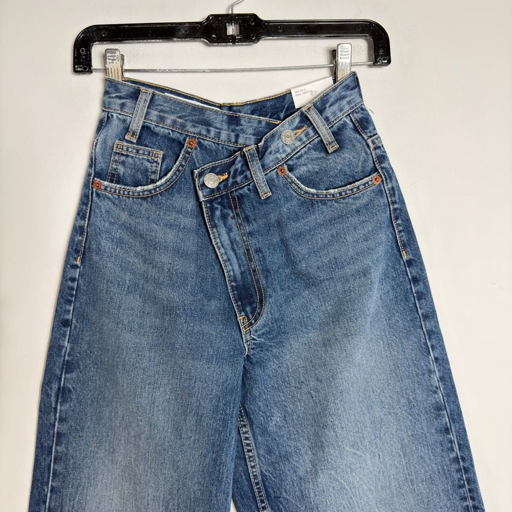 The high waist crossover Criss cross Zara wide leg jeans 22/ 23 BNWT - TheRWDenimZara The High Waist Crossover Criss Cross Wide Leg Navy – TheRWDenim